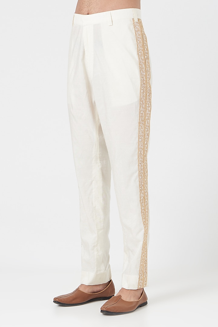 Ivory Embroidered Wedding Sherwani Set by Rar Studio Men at Pernia's Pop Up Shop