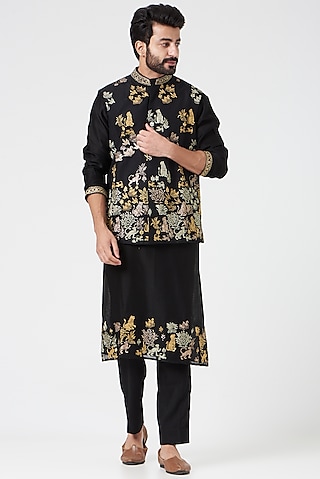 Black Chanderi Handloom Zari Embroidered Bundi Jacket Set by Rar Studio Men