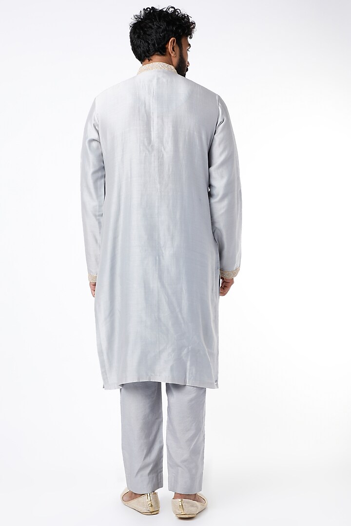 Grey Thread Embroidered Kurta by Rar Studio Men at Pernia's Pop Up Shop