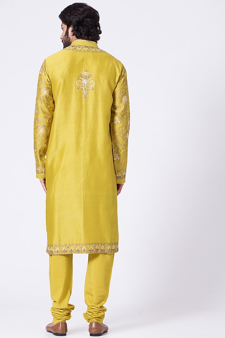 Mustard Hand Embroidered Kurta Set by Rar Studio Men at Pernia's Pop Up Shop