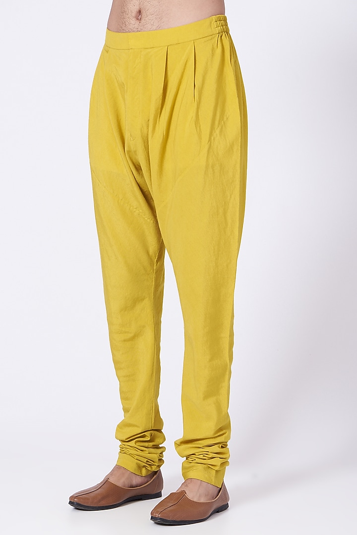 Mustard Hand Embroidered Kurta Set by Rar Studio Men at Pernia's Pop Up Shop