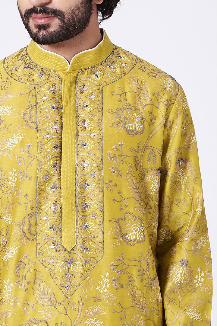 Mustard Hand Embroidered Kurta Set by Rar Studio Men at Pernia's Pop Up Shop