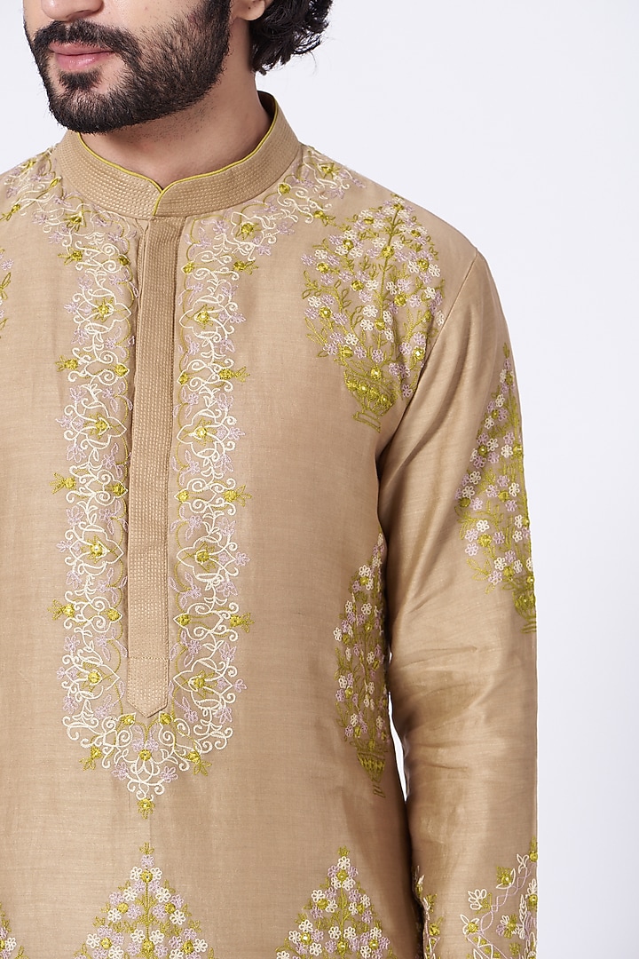 Beige Hand Embroidered Kurta Set by Rar Studio Men at Pernia's Pop Up Shop