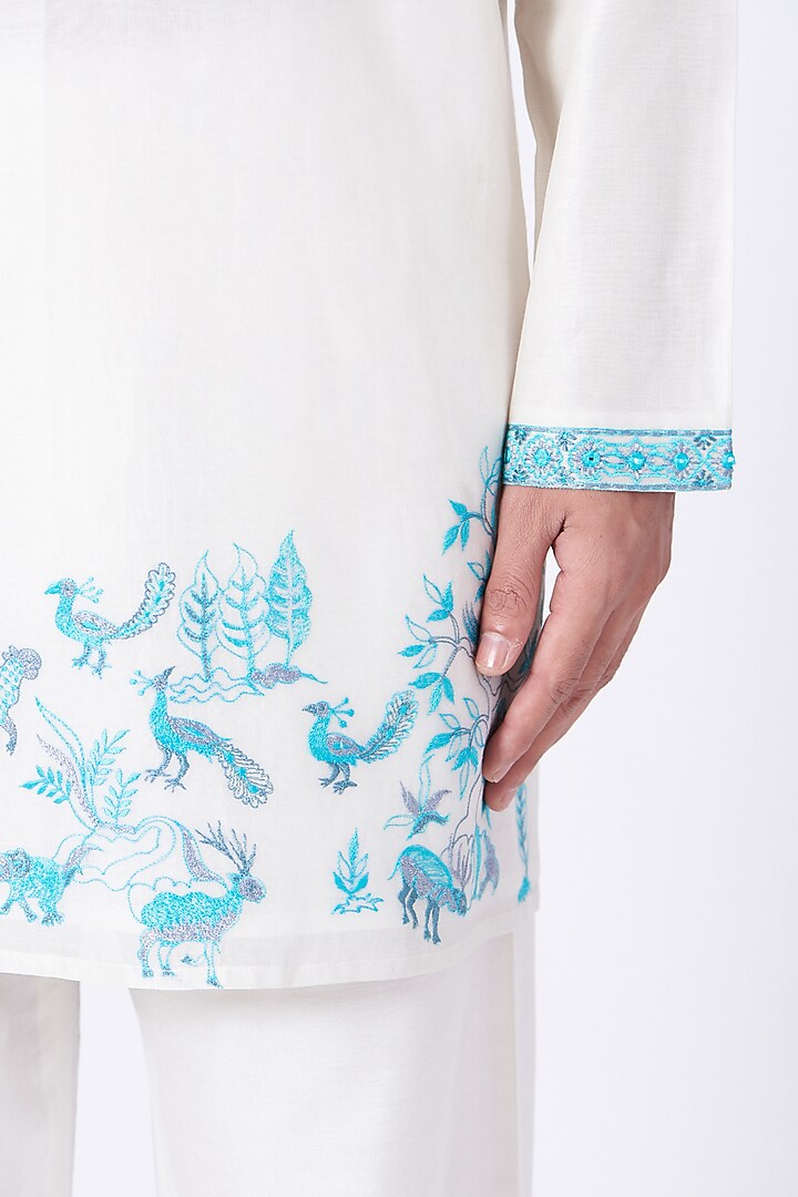 Ivory Thread Embroidered Kurta Set by Rar Studio Men at Pernia's Pop Up Shop