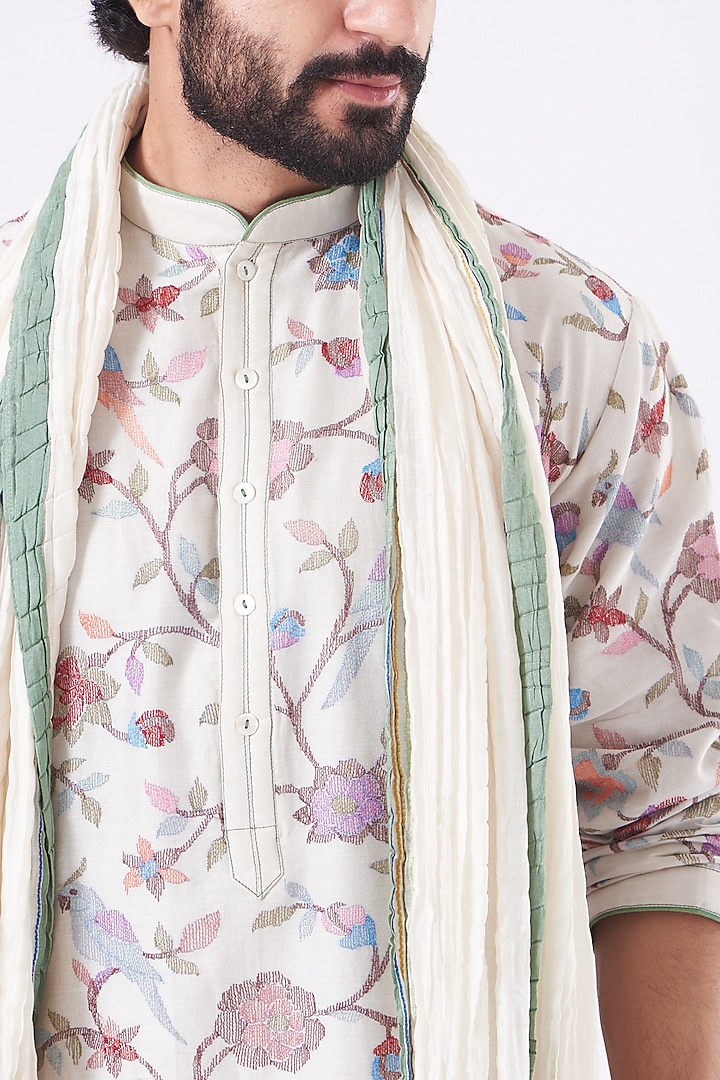 White Embroidered Kurta Set by Rar Studio Men at Pernia's Pop Up Shop