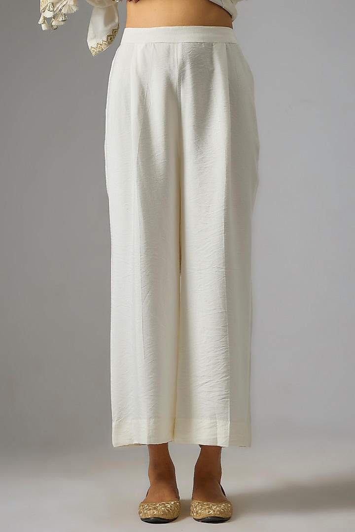 Ivory Chanderi Silk Aari Embroidered Kurta Set by RAR Studio at Pernia's Pop Up Shop