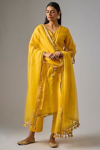 Yellow Chanderi Silk Aari Embroidered Jacket Kurta Set by RAR Studio