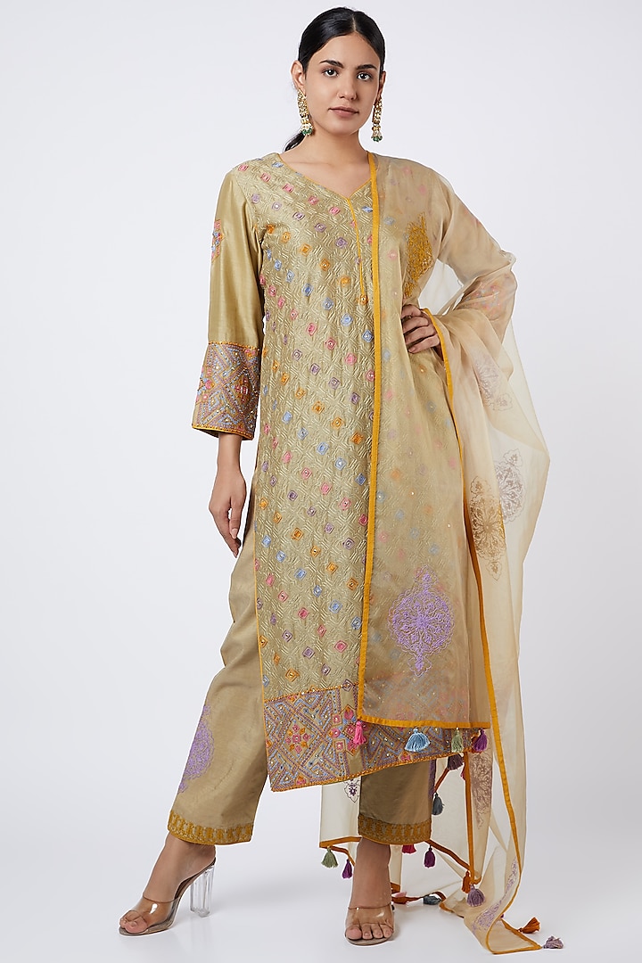 Mint Green Aari Embroidered Kurta Set by RAR Studio at Pernia's Pop Up Shop