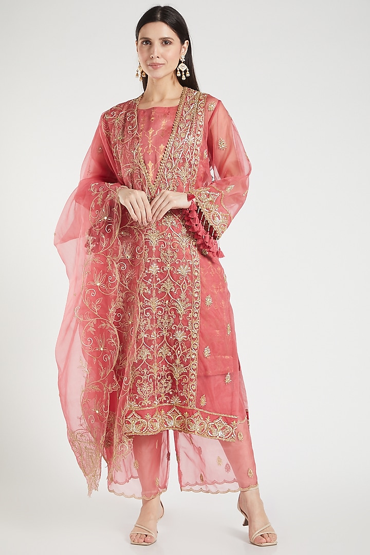 Peach Embroidered Kurta Set by RAR Studio at Pernia's Pop Up Shop