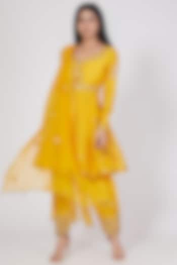 Yellow Embroidered Wedding Anarkali Set by RAR Studio at Pernia's Pop Up Shop