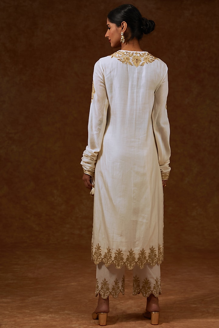 Ivory Chanderi Handloom Aari Embroidered Kurta Set by Rar Studio at Pernia's Pop Up Shop