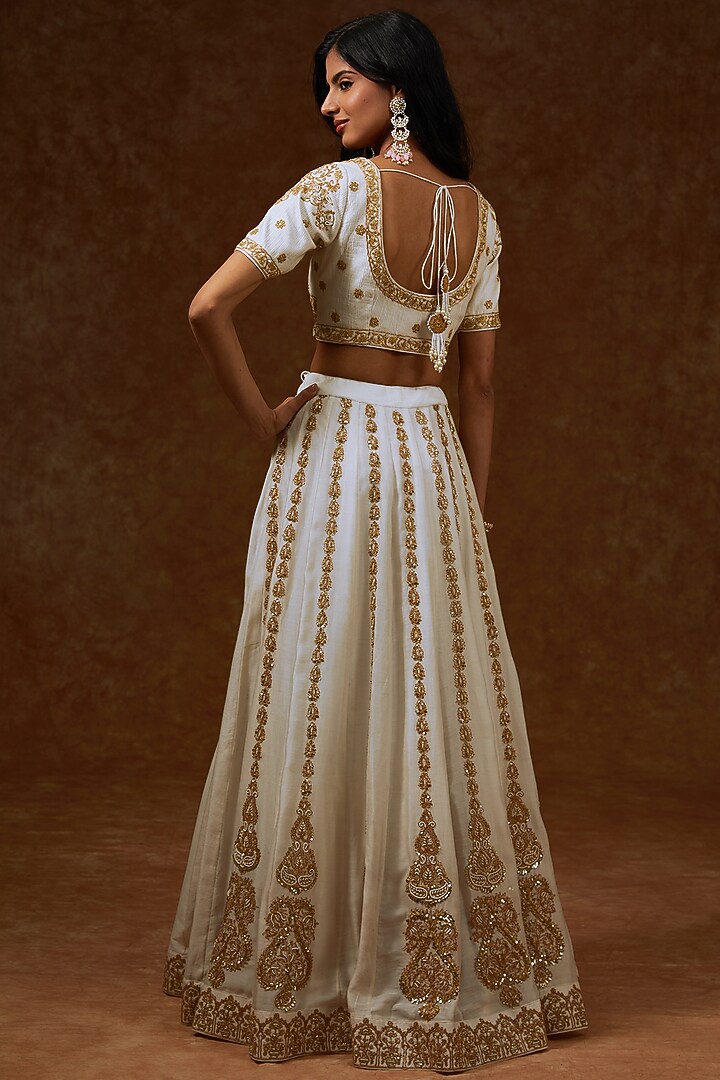Ivory Chanderi Handloom Dori Embroidered Bridal Lehenga Set by Rar Studio at Pernia's Pop Up Shop