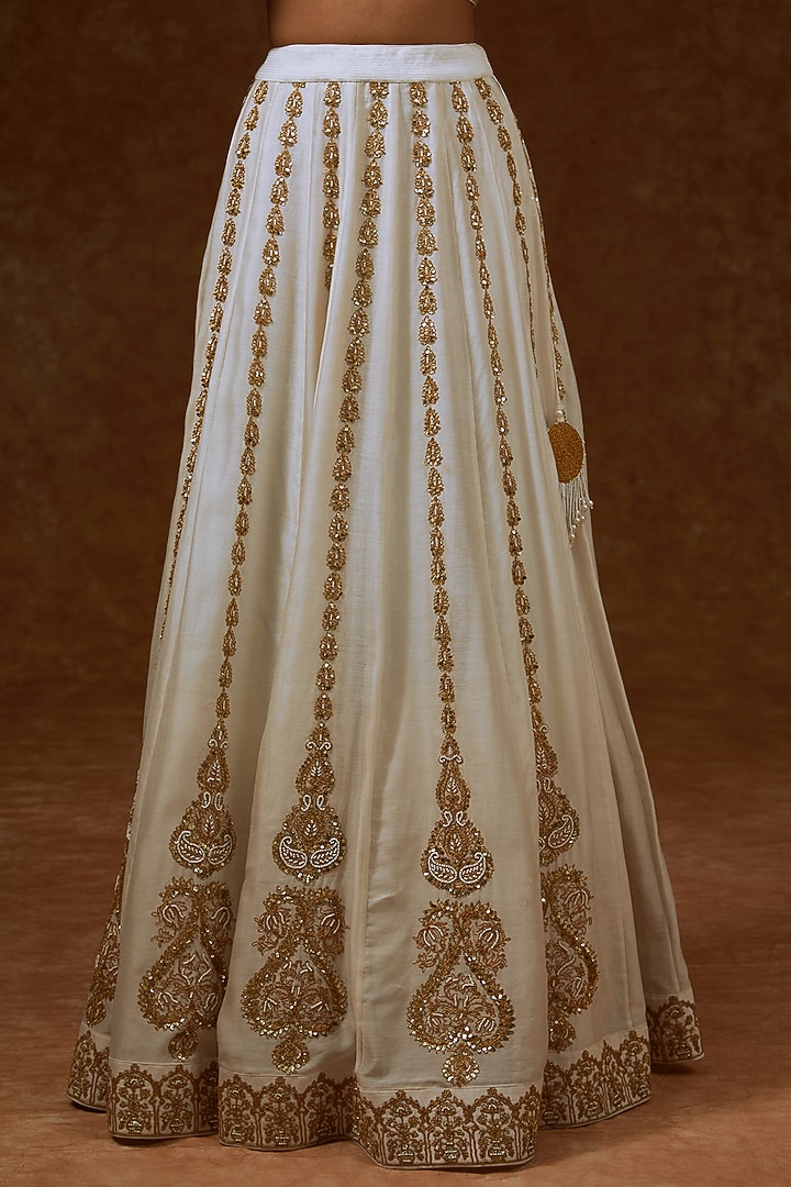 Ivory Chanderi Handloom Dori Embroidered Bridal Lehenga Set by Rar Studio at Pernia's Pop Up Shop