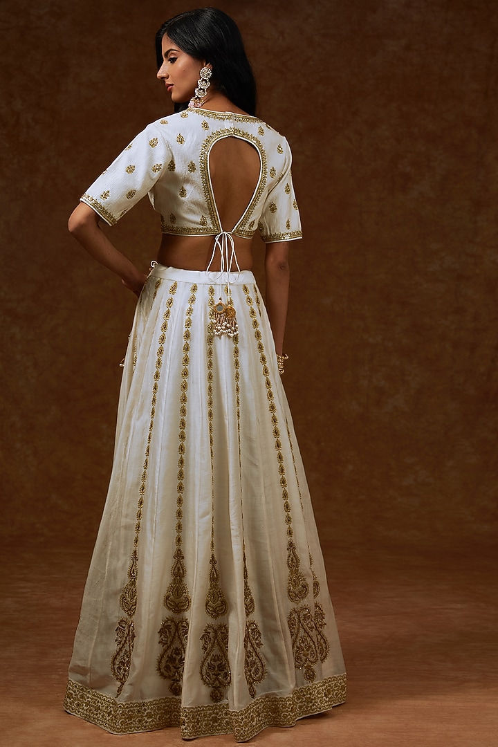Ivory Chanderi Handloom Dori Embroidered Bridal Lehenga Set by Rar Studio at Pernia's Pop Up Shop