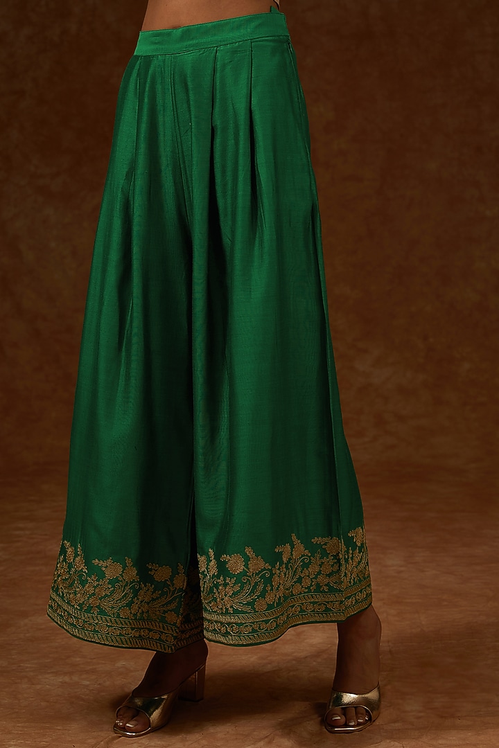 Green Chanderi Handloom & Tissue Dori Embroidered Kurta Set by Rar Studio at Pernia's Pop Up Shop