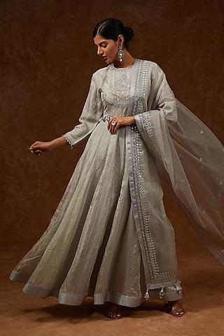Silver Chanderi Handloom & Tissue Hand Embroidered Anarkali Set by Rar Studio