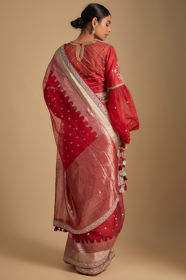 Red Chanderi & Organza Aari Embroidered Woven Wedding Saree Set by RAR Studio at Pernia's Pop Up Shop