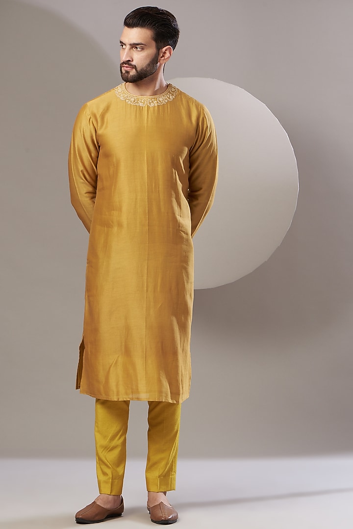 Mustard Chanderi Haandloom Aari Hand Embroidered Wedding Sherwani Set by Rar Studio Men at Pernia's Pop Up Shop