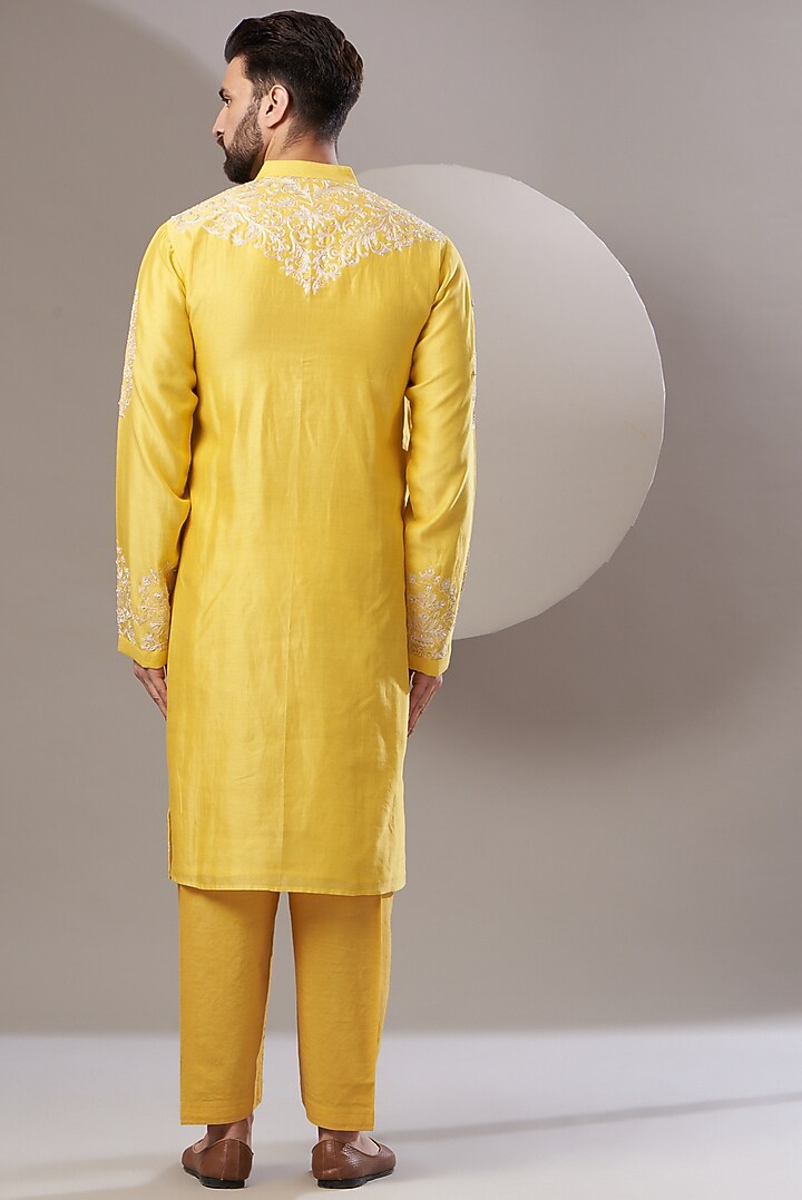 Mustard Embroidered Kurta Set by Rar Studio Men at Pernia's Pop Up Shop
