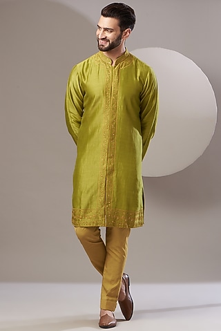 Lime Chanderi Handloom Thread Embroidered Kurta Set by Rar Studio Men