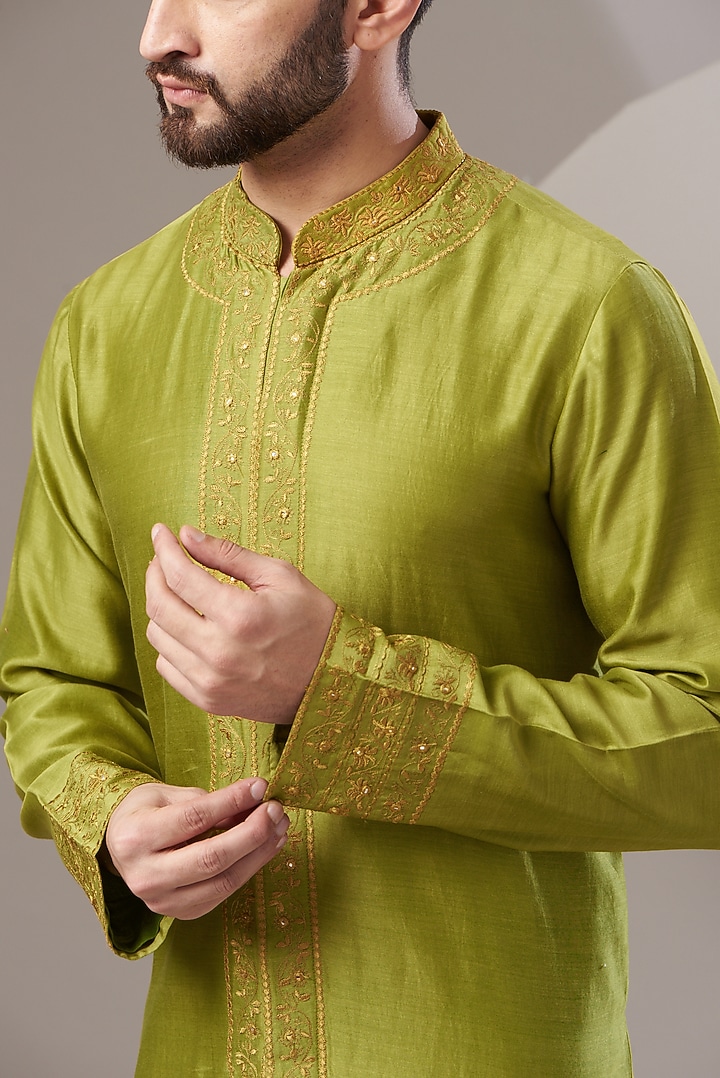 Lime Chanderi Handloom Thread Embroidered Kurta Set by Rar Studio Men at Pernia's Pop Up Shop