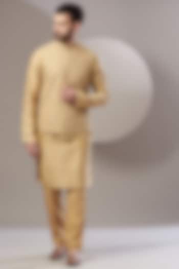 Beige Chanderi Kurta Set With Bundi Jacket by Rar Studio Men