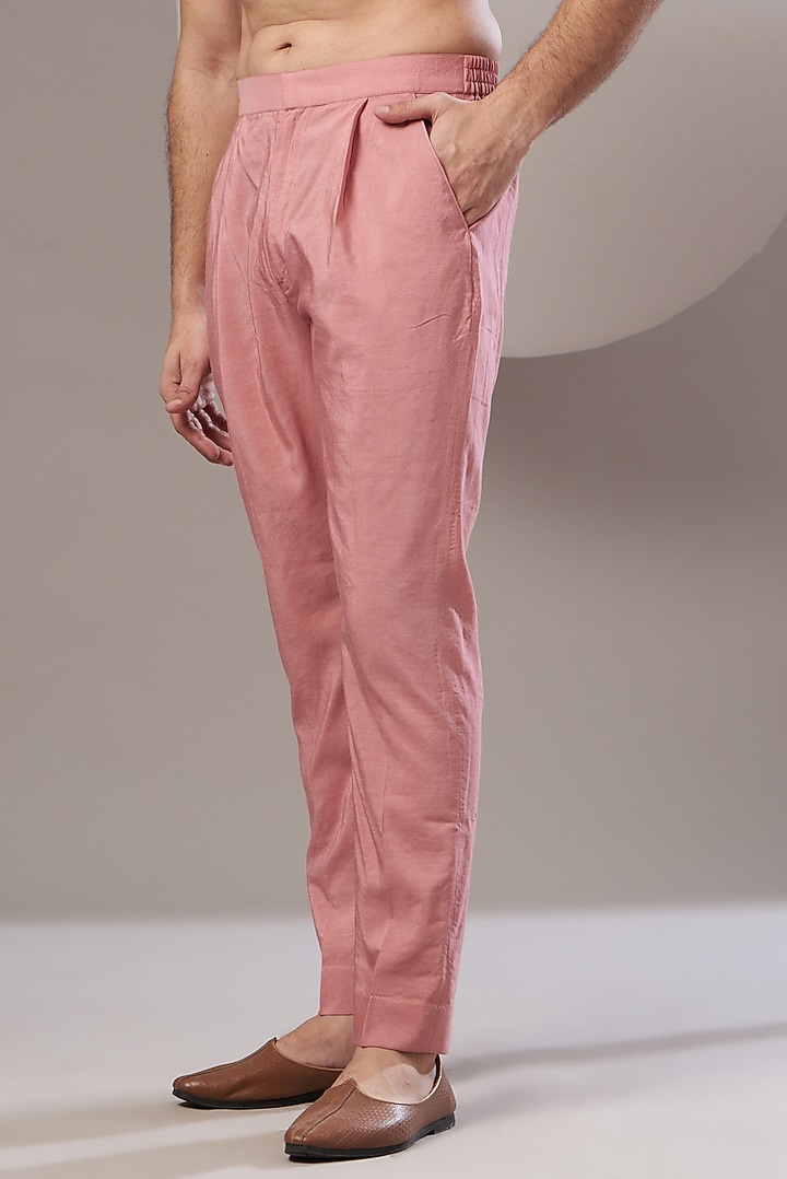 Mauve Chanderi Handloom Thread Embroidered Kurta Set by Rar Studio Men at Pernia's Pop Up Shop
