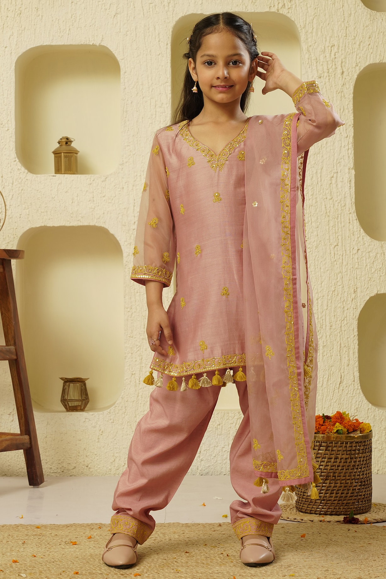 Little girl salwar hot sale suit design