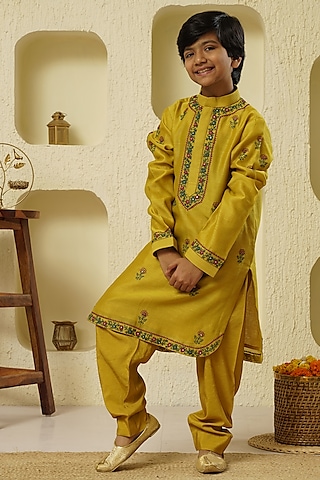 Mustard Chanderi Silk Embroidered Kurta Set For Boys by Lil Gems by RAR Studio