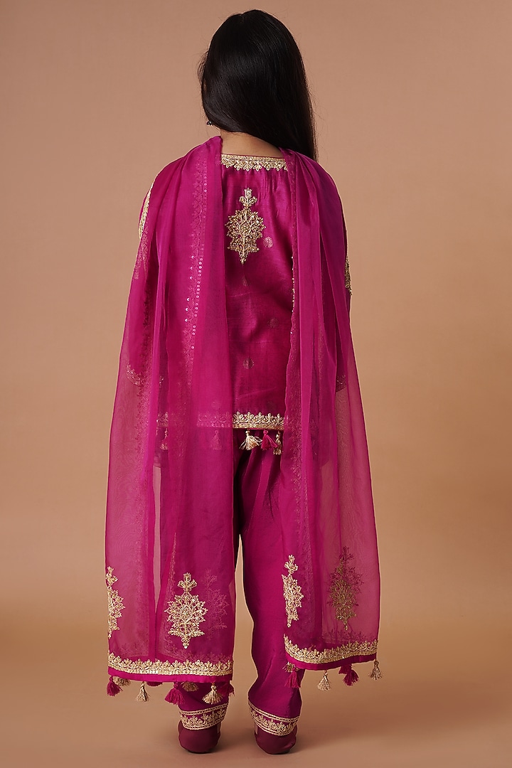 Magenta Chanderi Embroidered Kurta Set For Girls by Lil Gems by RAR Studio at Pernia's Pop Up Shop