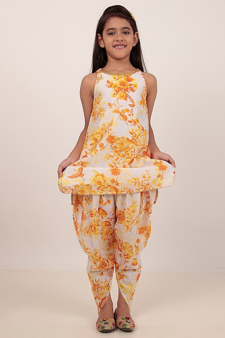 Yellow Chanderi Printed Kurta Set For Girls by Rasasvada Kids at Pernia's Pop Up Shop