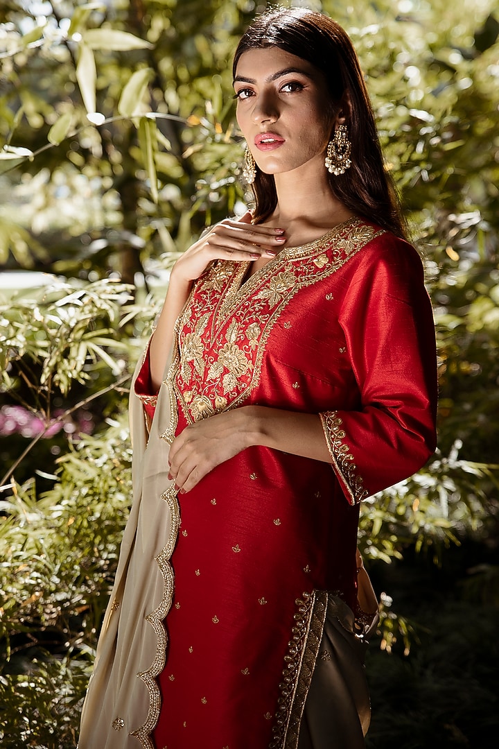 Scarlet Red Embroidered Kurta Set by Rashika Sharma at Pernia's Pop Up Shop