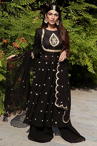 Black Hand Embroidered Kurta Set by Rashika Sharma