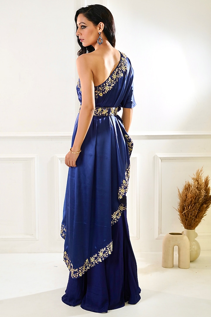 Navy Blue Embroidered Cape Set by Rashika Sharma at Pernia's Pop Up Shop