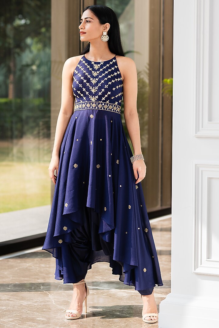 Navy Embroidered Asymmetrical Kurta Set by Rashika Sharma at Pernia's Pop Up Shop