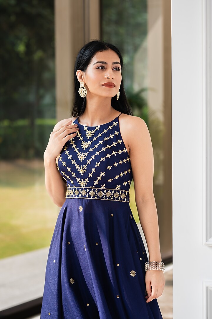 Navy Embroidered Asymmetrical Kurta Set by Rashika Sharma at Pernia's Pop Up Shop