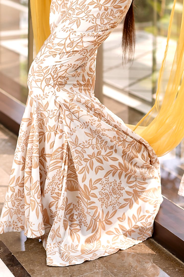 White Modal Silk Printed Fishtail Wedding Lehenga Set by Rashika Sharma at Pernia's Pop Up Shop