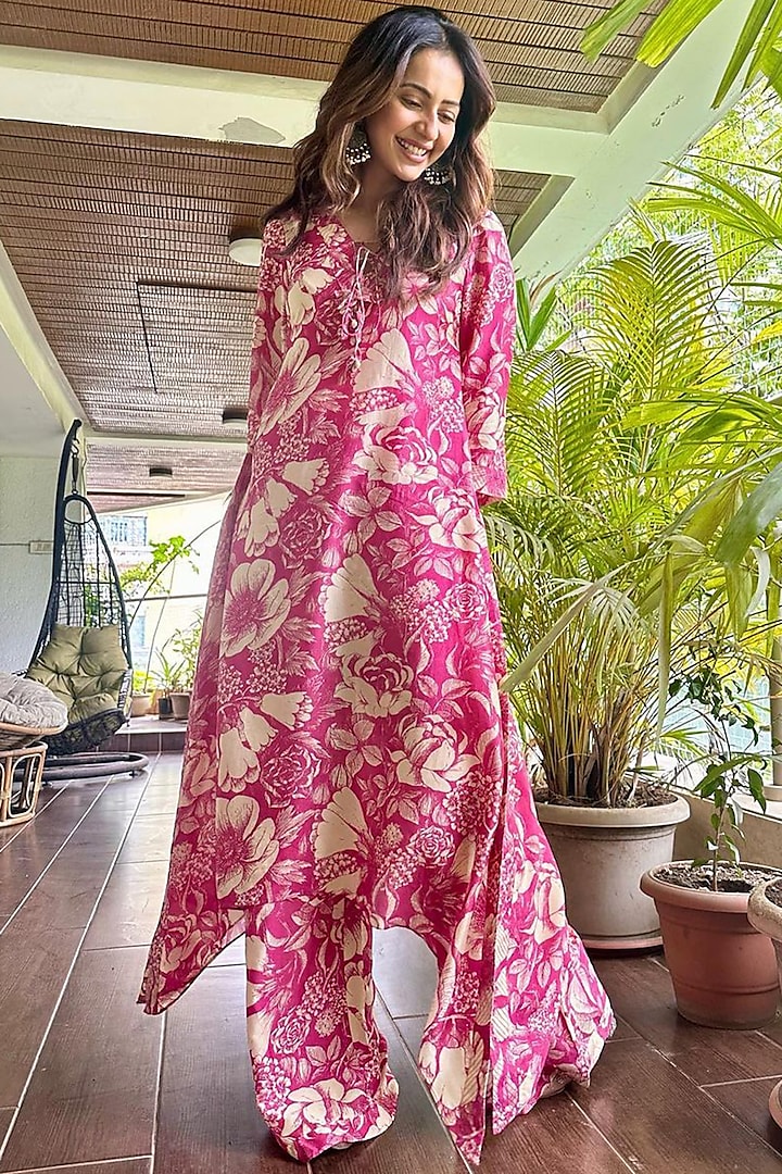 Fuchsia Bemberg Silk Embellished Kurta Set by Sana Barreja