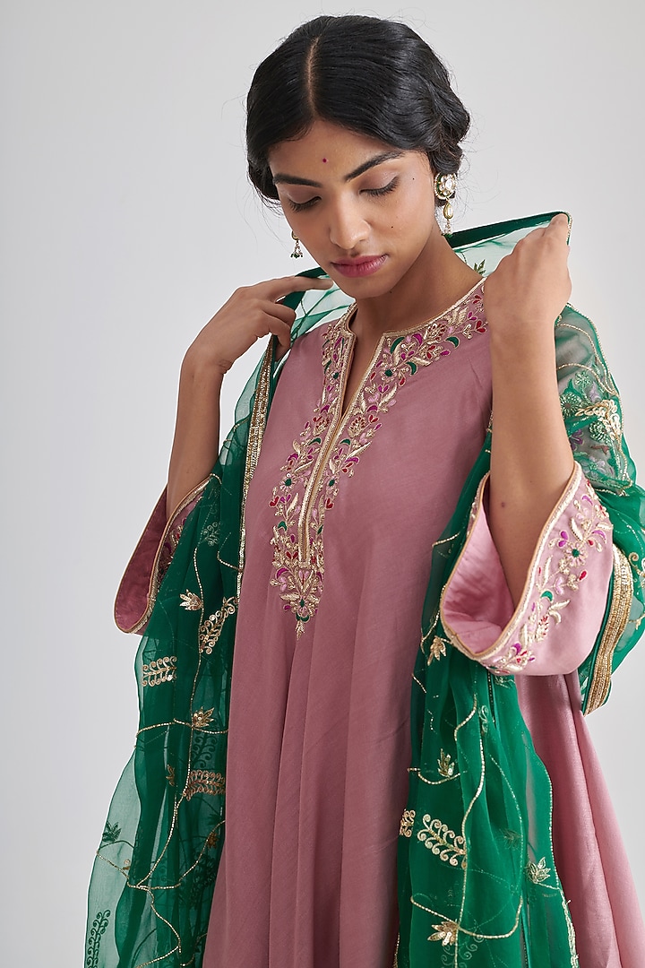 Pink Chanderi Hand Embroidered Kurta Set by RASHIKA MITTAL at Pernia's Pop Up Shop