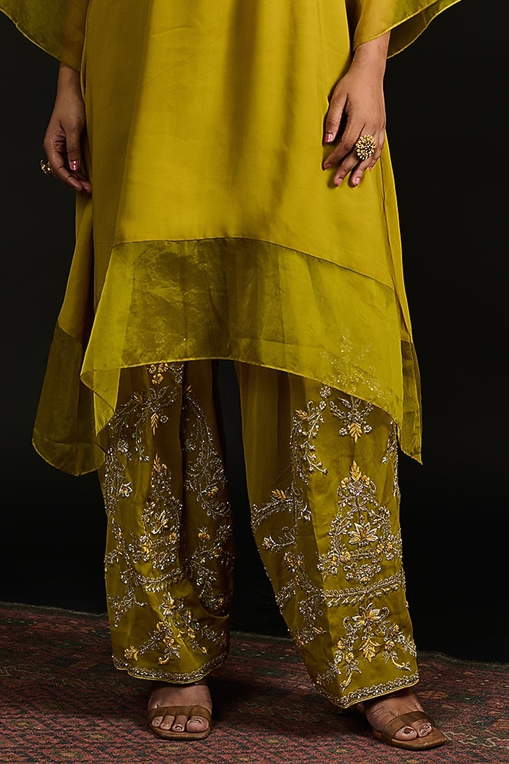 Lime Green Double Georgette Embroidered Kurta Set by Reeti Arneja at Pernia's Pop Up Shop