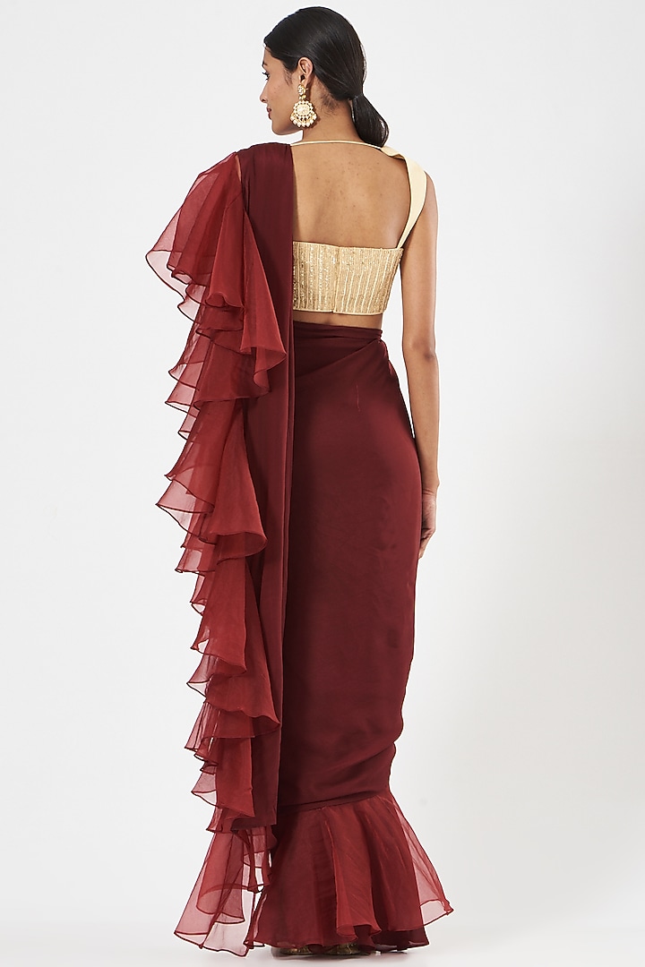 Maroon Chinon Chiffon Pre-Draped Wedding Saree Set by Rashika Sharma at Pernia's Pop Up Shop