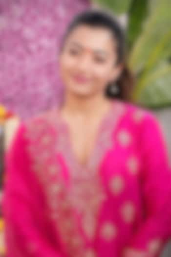 Crimson Magenta Silk Chanderi Embroidered Kurta Set by Sureena Chowdhri at Pernia's Pop Up Shop