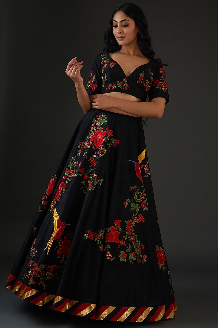 Black Chanderi Silk Resham Hand Embroidered Bridal Lehenga Set by Rohit Bal at Pernia's Pop Up Shop