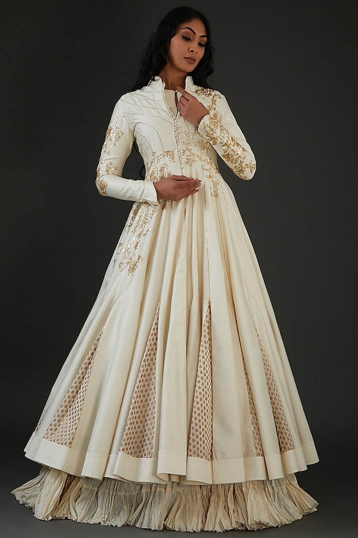 White Chanderi Silk Embroidered Jacket by Rohit Bal at Pernia's Pop Up Shop