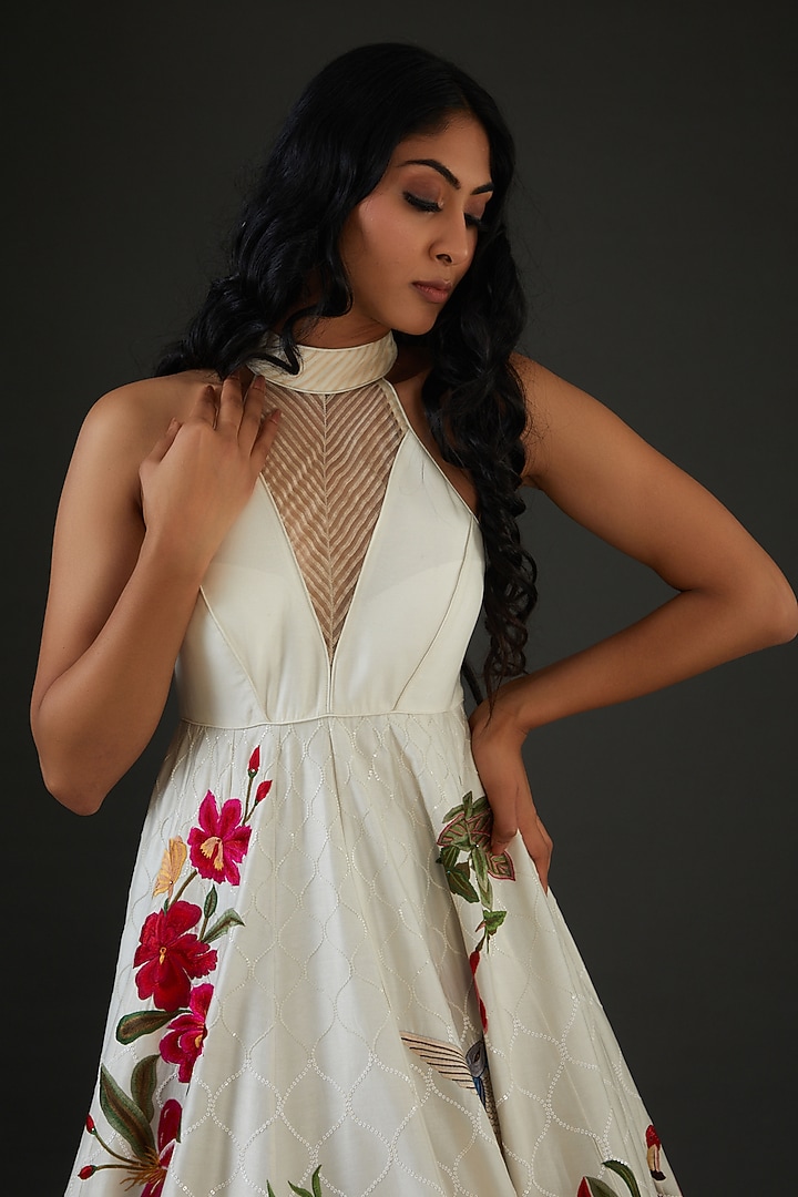 Ivory Chanderi Silk Embroidered Bridal Anarkali Set by Rohit Bal at Pernia's Pop Up Shop