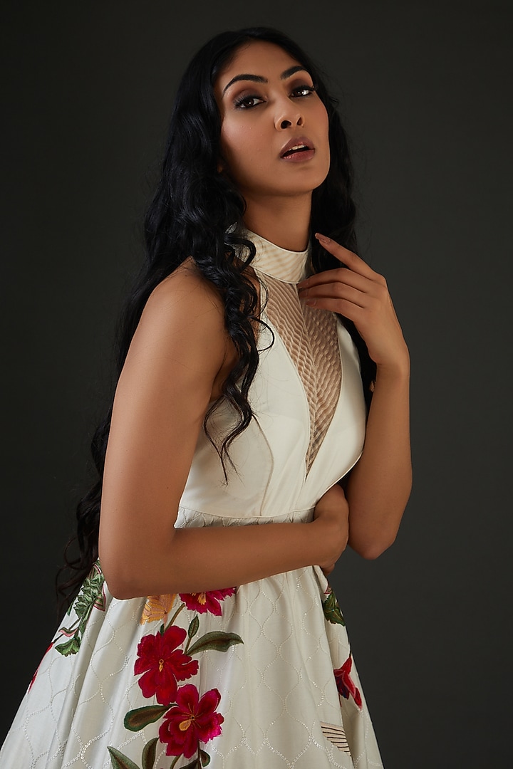 Ivory Chanderi Silk Embroidered Bridal Anarkali Set by Rohit Bal at Pernia's Pop Up Shop