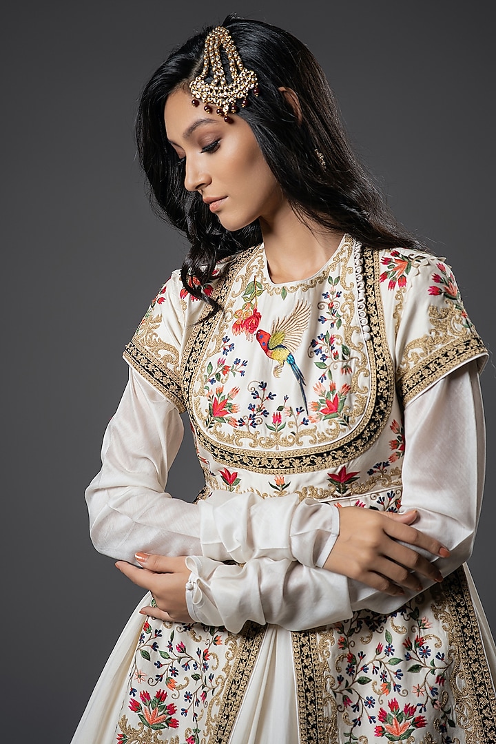 Ivory Chanderi Silk Floral Embroidered Bridal Anarkali Set by Rohit Bal at Pernia's Pop Up Shop