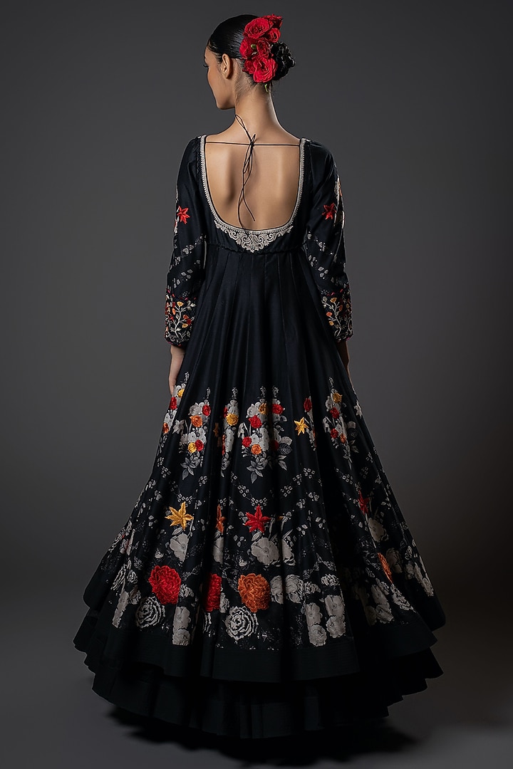 Black Chanderi Silk Floral Digital Printed & Resham Embroidered Bridal Anarkali Set by Rohit Bal at Pernia's Pop Up Shop