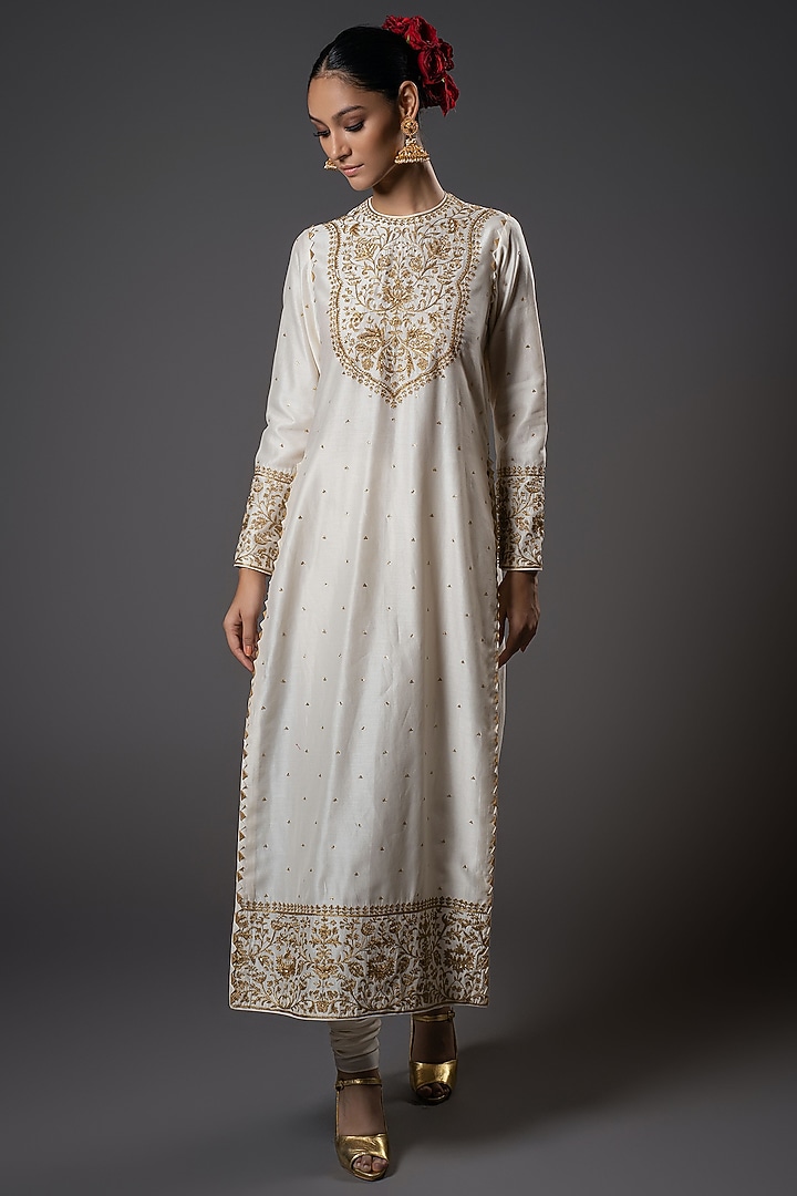 Ivory Chanderi Silk Zari Embroidered Kurta Set by Rohit Bal at Pernia's Pop Up Shop