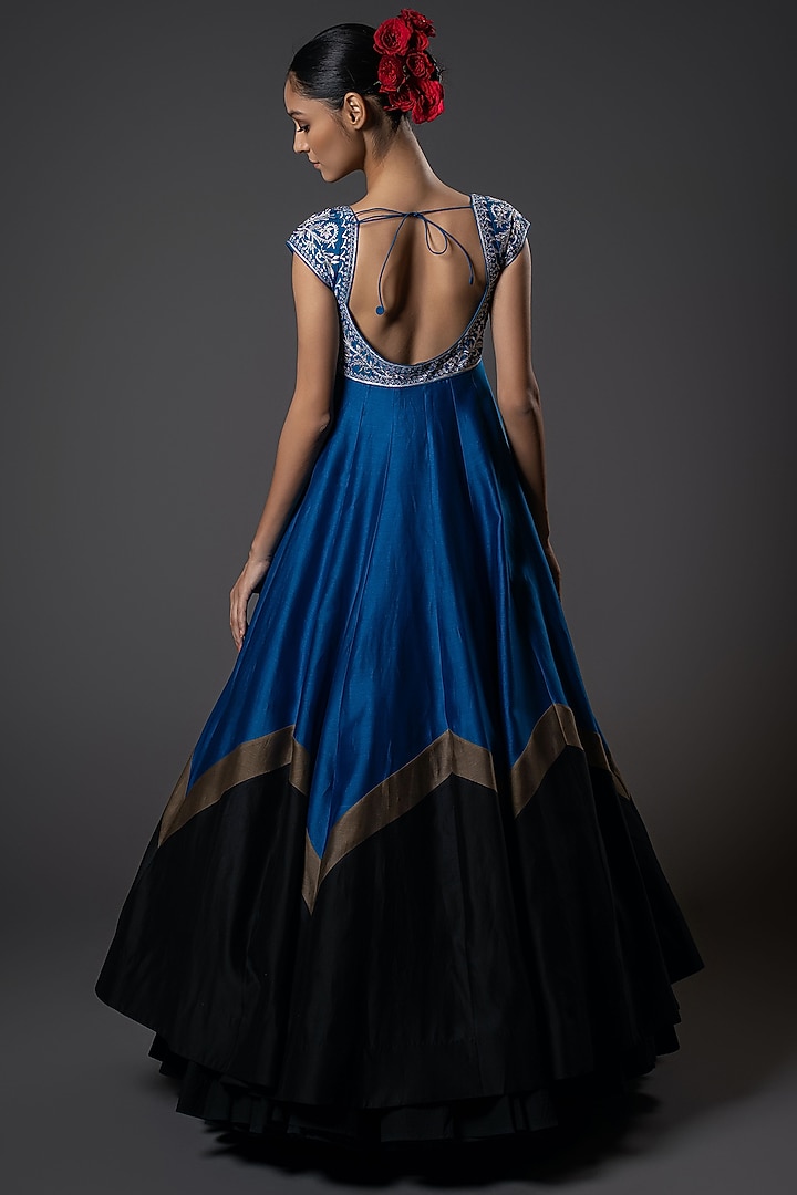 Blue Chanderi Silk Floral Embroidered Wedding Anarkali Set by Rohit Bal at Pernia's Pop Up Shop